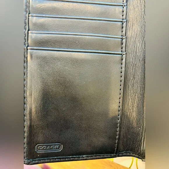 Coach Black Leather Bifold Wallet.. Not New.. only worn a few times.. - Picture 3 of 10
